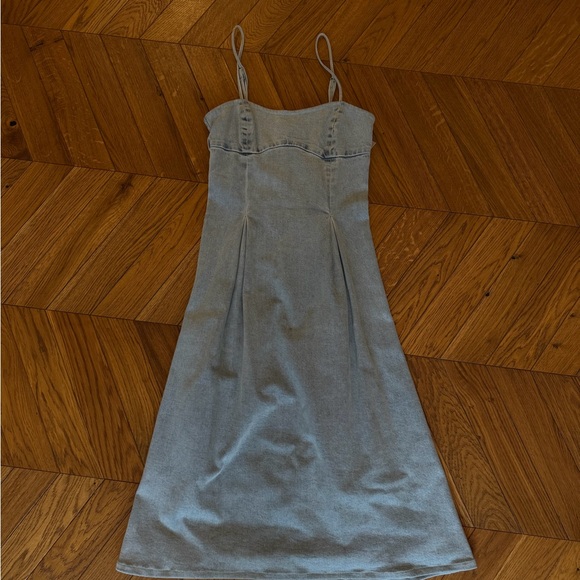 Meshki Harlyn Denim Midi Dress - Picture 2 of 4